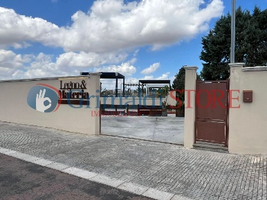 Foto Magazzino in Viale Giovanni Paolo II 71, Lecce Stadio di 753 m²