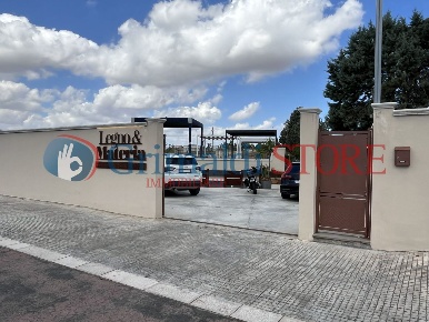 Foto Magazzino in Viale Giovanni Paolo II 71, Lecce Stadio di 753 m²