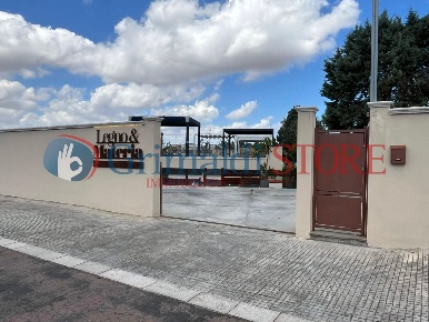 Foto Magazzino in Viale Giovanni Paolo II 71, Lecce Stadio di 753 m²