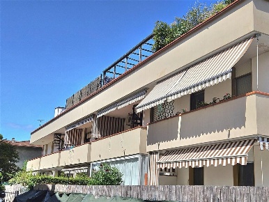 Foto Appartamento a Massa Marina di Massa Centro di 70 m² con 4 locali