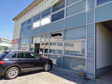 Foto Locale commerciale a Pontedera Villaggi, Bellaria di 185 m² in vendita