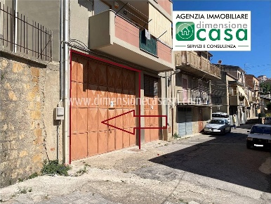 Foto Magazzino in Via Vincenzo Gioberti 13, San Cataldo Centro di 95 m²