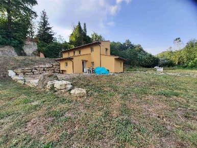 Foto Rustico a Castelfranco Piandiscò Faella di 180 m² con 6 locali