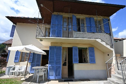 Foto Casa indipendente in Via Marconi, Quarna Sotto di 150 m² con 4 locali