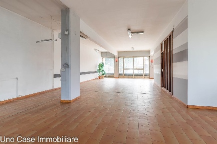 Foto Laboratorio in Via Torino  489, Ivrea di 245 m² con 1 locali