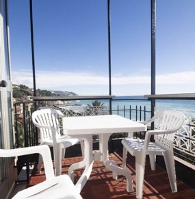 Foto Hotel a Bordighera Centro di 1500 m² con 30 locali in vendita