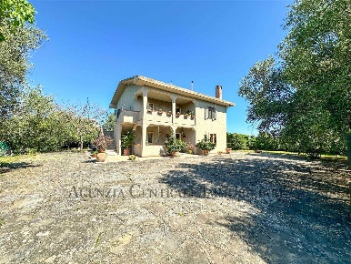 Foto Appartamento a Grosseto La Principina di 207 m² con 8 locali