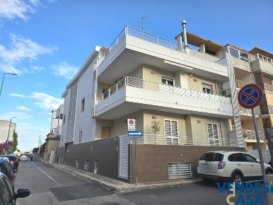 Foto Appartamento in Via Quasimodo, Adelfia di 80 m² con 3 locali