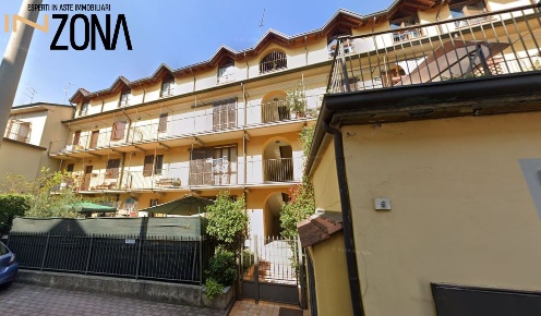 Foto Appartamento in Via Fratelli Cairoli, Limbiate Centro di 86 m²