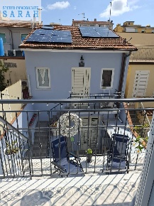 Foto Casa indipendente in Via Giotto, Viareggio Lungomare di 330 m²