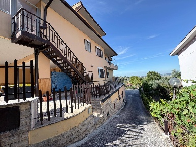 Foto Appartamento in Via Garigliano, Monterotondo Borgo Novo di 95 m²