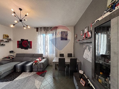 Foto Appartamento in Via Madonna, Cuasso al Monte Cuasso Al Piano di 84 m²