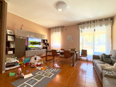 Foto Appartamento in Via Antonio Gramsci, Burago di Molgora di 154 m²