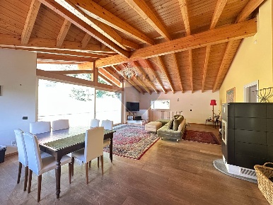 Foto Attico in via Bozzonaccio, Cuasso al Monte Borgnana di 209 m²