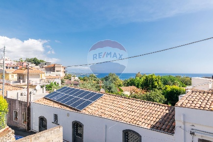 Foto Appartamento in Via Santa Caterina, Acireale di 120 m² con 4 locali