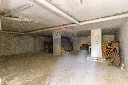 Foto Box in via etnea, Gravina di Catania Centro di 70 m² con 1 locali