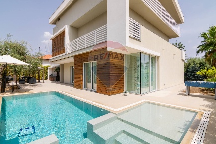Foto Villa singola in Via Luigi Rizzo, Mascalucia Centro di 370 m²