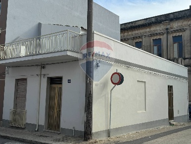 Foto Casa indipendente in Via Mazzini, Pachino Centro di 100 m² in vendita