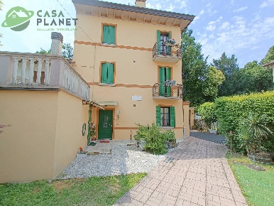 Foto Villa bifamiliare in via Marconi, Mogliano Veneto Centro di 170 m²