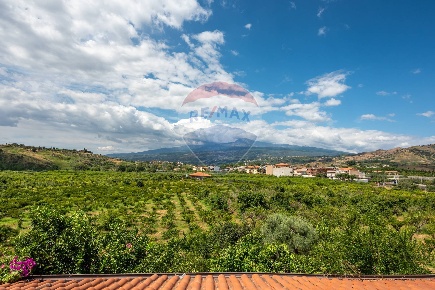 Foto Villa unifamiliare in pasteria, Calatabiano di 600 m² con 20 locali