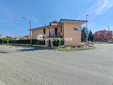 Foto Appartamento in Via Oberdan, Corbetta Semicentro, Isola di 60 m²