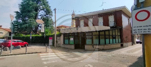 Foto Locale commerciale in via Scipione Ronchetti, Cavaria con Premezzo