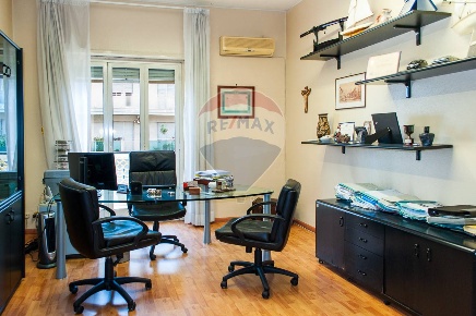 Foto Ufficio in Viale Vittorio Veneto, Catania Province - Veneto di 103 m²