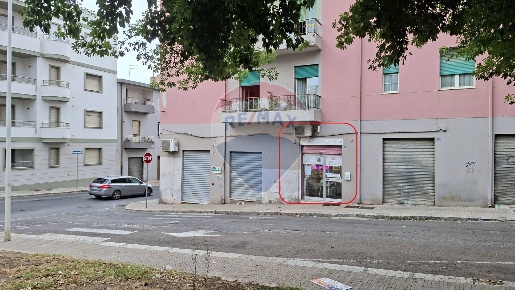 Foto Locale commerciale in Via Trincea Dei Razzi, Cagliari Is Mirrionis