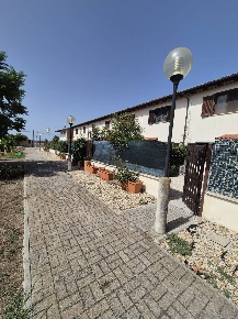 Foto Villa a schiera in via geminiano montanari, Fiumicino di 80 m²