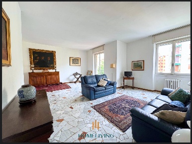 Foto Appartamento in Piazza Frattini, Milano Lorenteggio di 150 m²