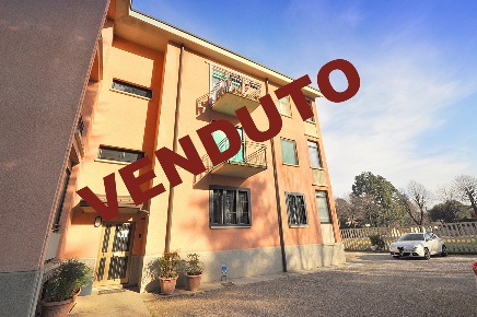 Foto Appartamento in liguria, Inveruno Centro di 85 m² con 3 locali