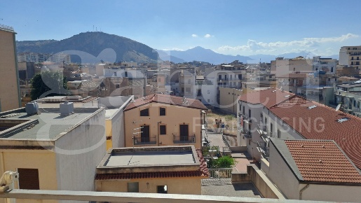 Foto Appartamento a Bagheria Centro di 160 m² con 4 locali in vendita
