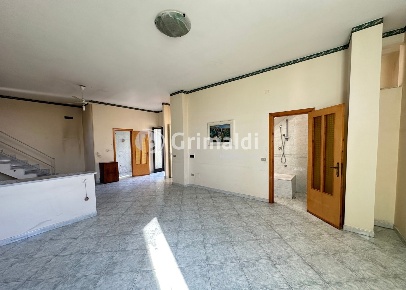 Foto Duplex in Via Giacomo Leopardi 6, Acerra Centro di 150 m² con 4 locali