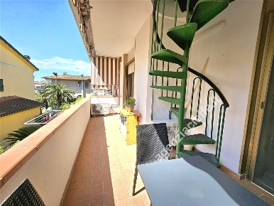 Foto Appartamento a Massa Marina di Massa Centro di 70 m² con 4 locali
