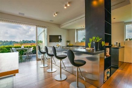 Foto Appartamento in Via Bellaria 15, Sesto Calende Centro di 290 m²