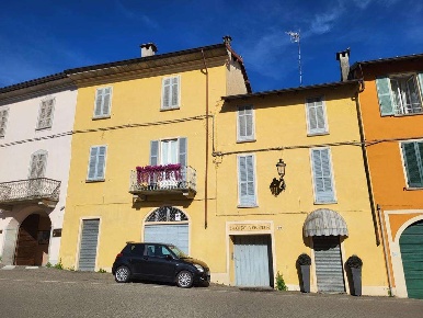 Foto Appartamento a Gozzano di 125 m² con 3 locali in vendita