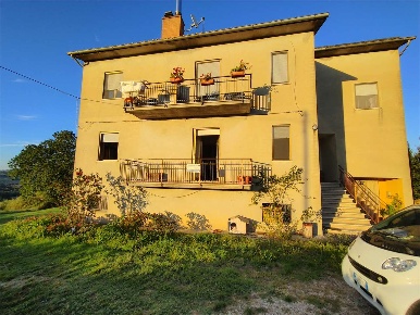 Foto Appartamento a Todi di 130 m² con 5 locali in vendita
