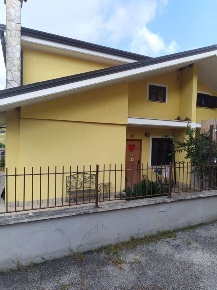 Foto Villa unifamiliare in Via Guido Reni  15, Guidonia Montecelio Pichini