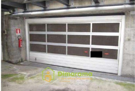 Foto Box in Via Torriani, Como Viale Varese - Crocifisso di 69 m²