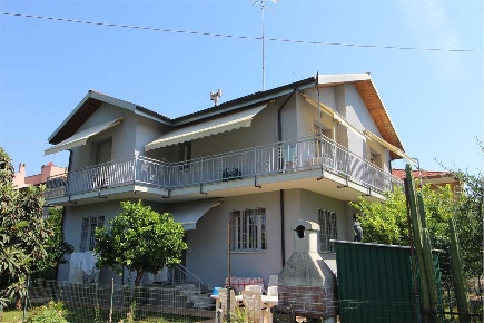 Foto Appartamento a Borghetto Santo Spirito di 100 m² con 4 locali