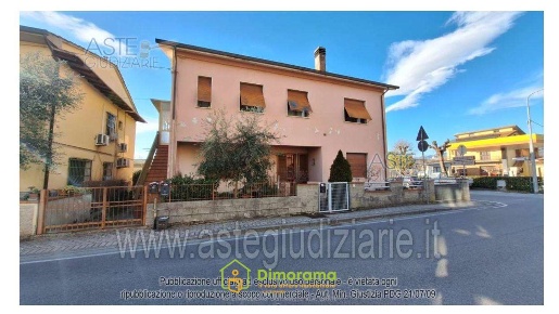 Foto Appartamento a Pieve a Nievole di 106 m² con 4 locali in vendita