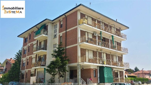 Foto Appartamento in via Principe Amedeo, Santena di 98 m² con 4 locali