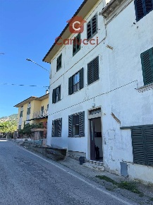 Foto Appartamento a Uzzano di 79 m² con 5 locali in vendita