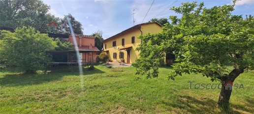 Foto Casa indipendente in -, Fucecchio Centro di 200 m² con 8 locali