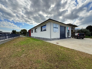 Foto Capannone industriale in Via ALESSANDRO VOLTA 12, Calcio di 250 m²