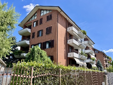 Foto Attico in Via Goldoni 19, Busto Arsizio Sant'Edoardo di 304 m²