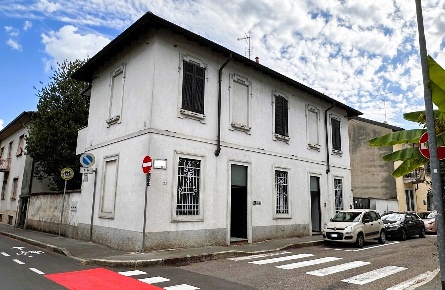 Foto Casa indipendente in UGO FOSCOLO, Legnano Legnarello di 164 m²