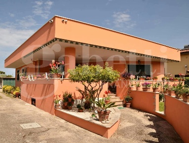 Foto Villa singola in Via Poliziano 52, Anzio Stazione Lavinio di 90 m²
