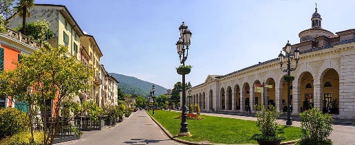 Foto Bar in Piazzale Arnaldo snc, Brescia Magenta - Arnaldo di 160 m²