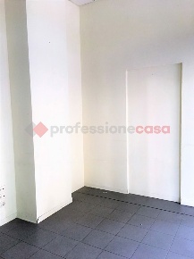Foto Negozio in Pasqui, Arezzo Saione di 50 m² con 1 locali in affitto